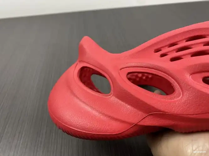 Yeezy CW3355 Red Foam Adidas 0623